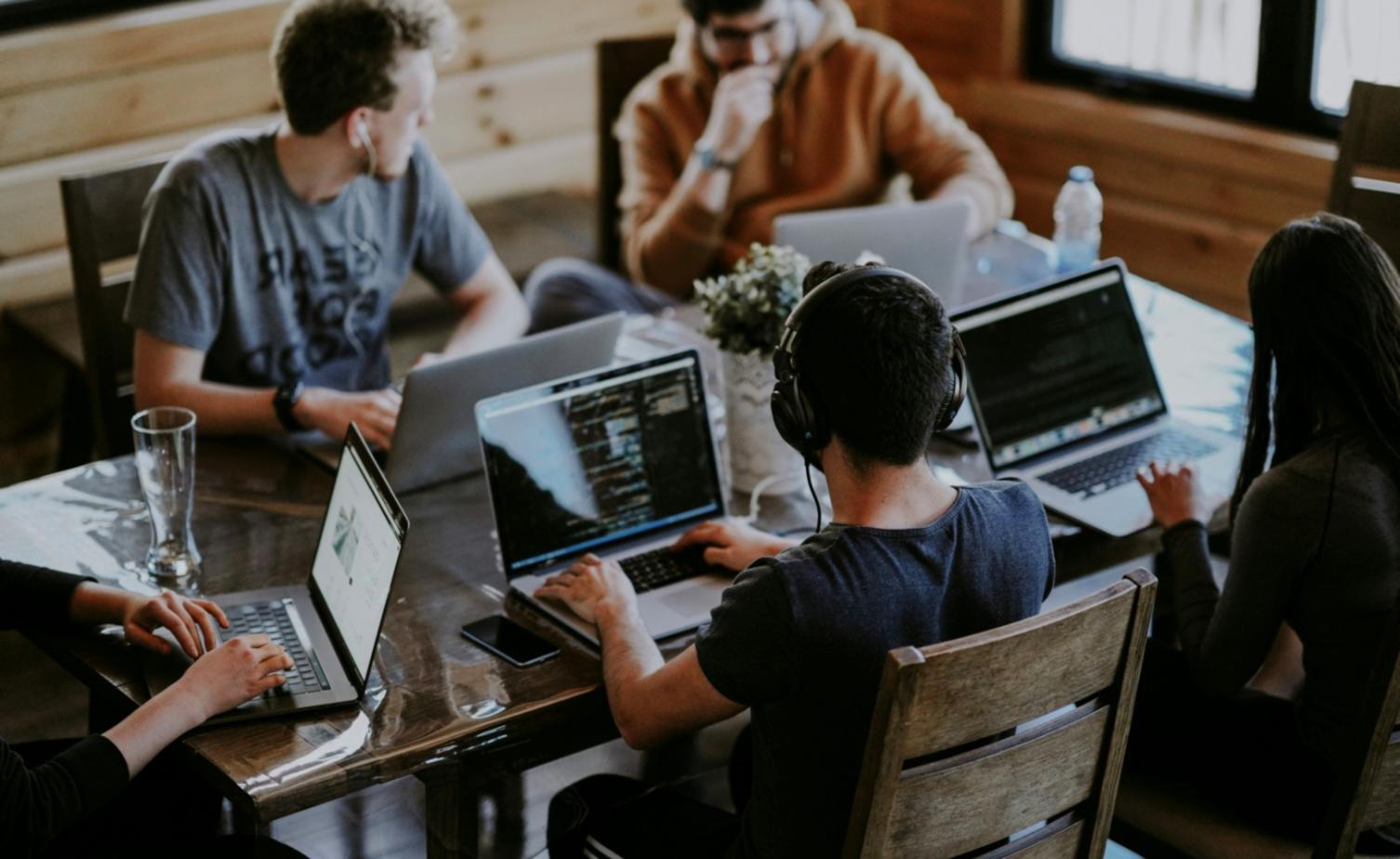 Software e ambienti di sviluppo per intelligenza artificiale